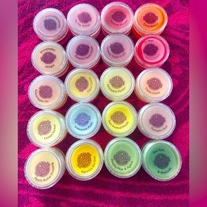 20 scentsy wax pots